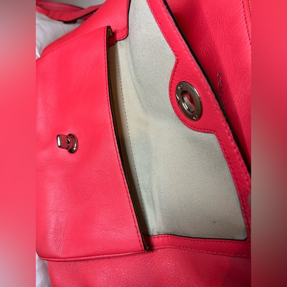 Coach Courtney Legacy Hobo Crossbody with detachable strap - Picture 4 of 6